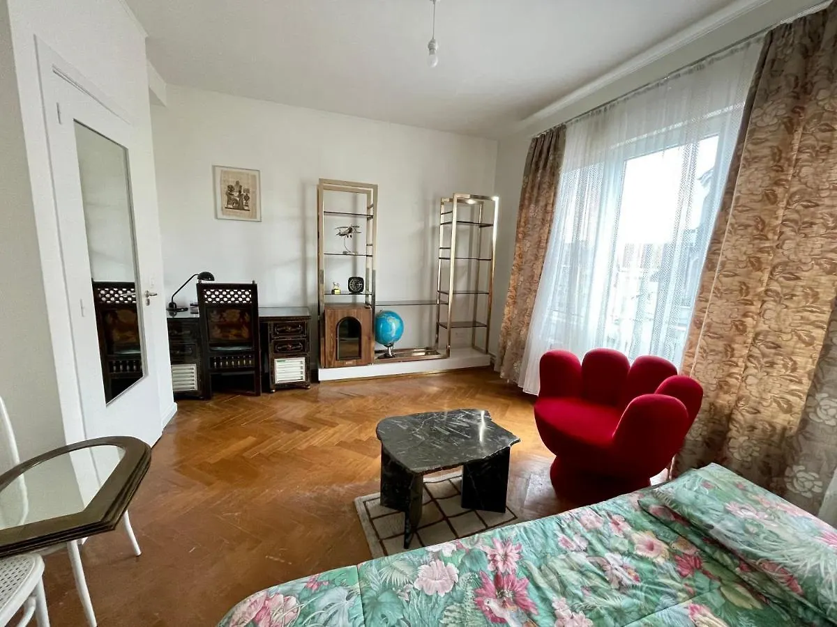 Superbe Appartement Duplex Avec Jacuzzi Bruselas Bélgica