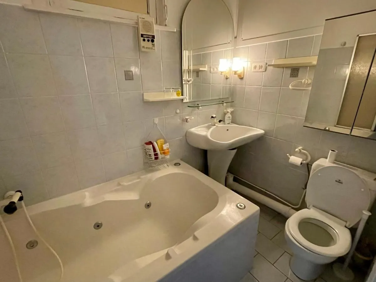 Superbe Appartement Duplex Avec Jacuzzi Bruselas 0*,